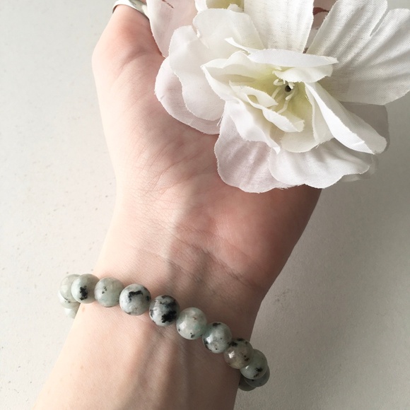 Kiwi Jasper Gemstone Chakra Balancing Stretchy Energy Bracelet - Picture 4 of 4